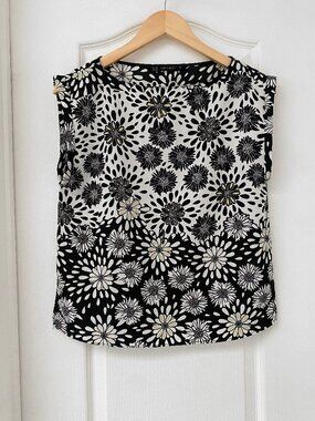 ZARA Black White Floral Blouse Sleeveless Top Lightweight Size XS